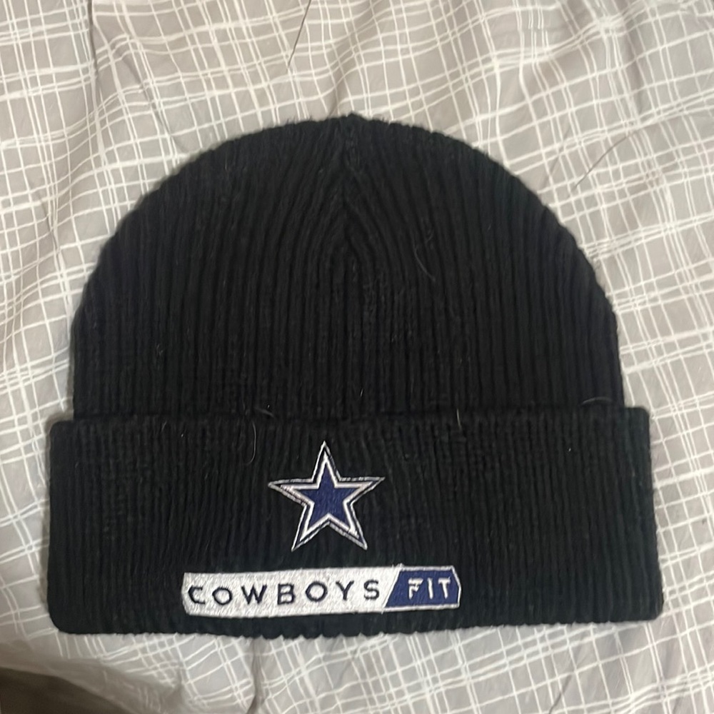 Brand new never worn Cowboys beanie